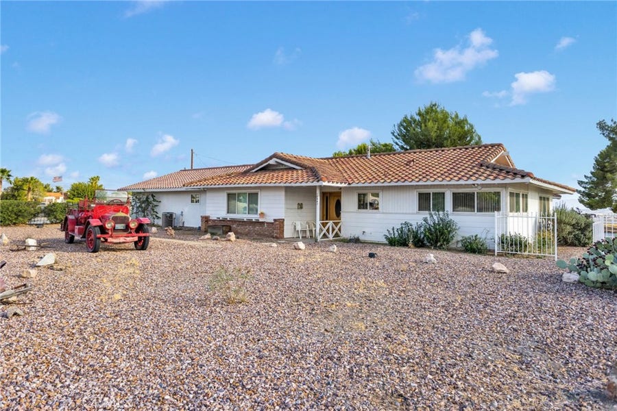 Property photo for 18947 Waseca, Apple Valley, CA