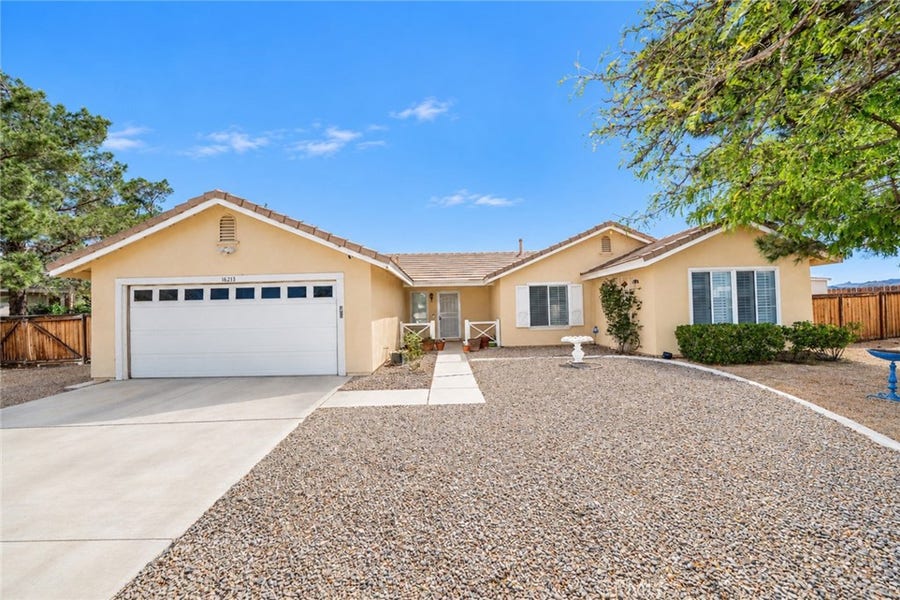 Property photo for 16213 Lake Shore Cv, Apple Valley, CA