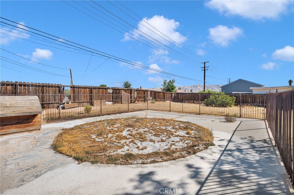 11425 Kiowa Road, Apple Valley, CA 92308 11425 Kiowa Road, Apple Valley, CA 92308