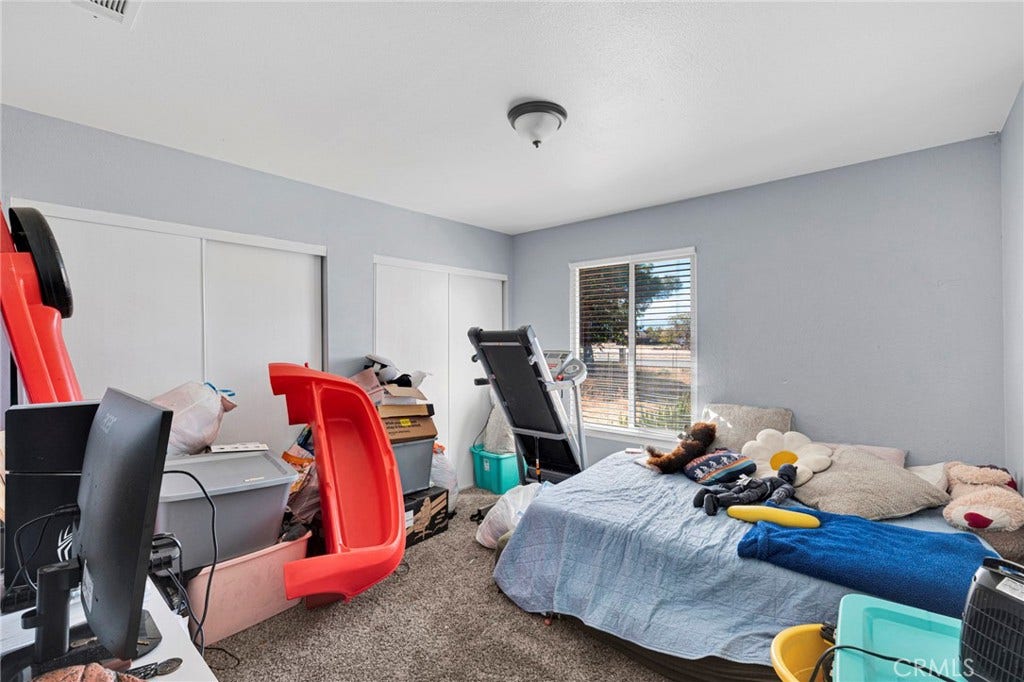 11425 Kiowa Road, Apple Valley, CA 92308 11425 Kiowa Road, Apple Valley, CA 92308