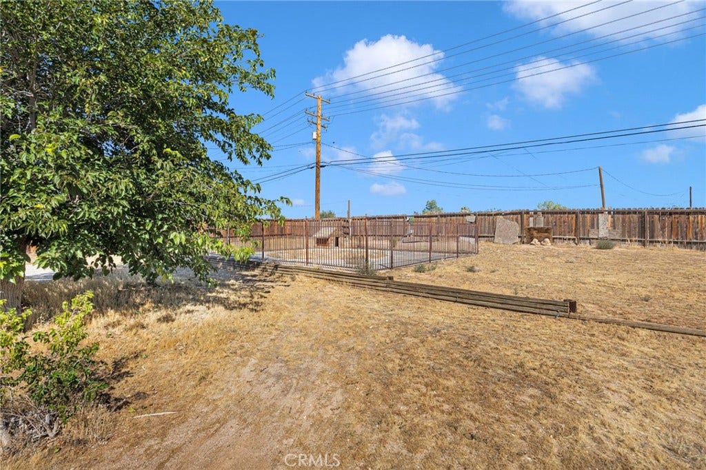 11425 Kiowa Road, Apple Valley, CA 92308 11425 Kiowa Road, Apple Valley, CA 92308