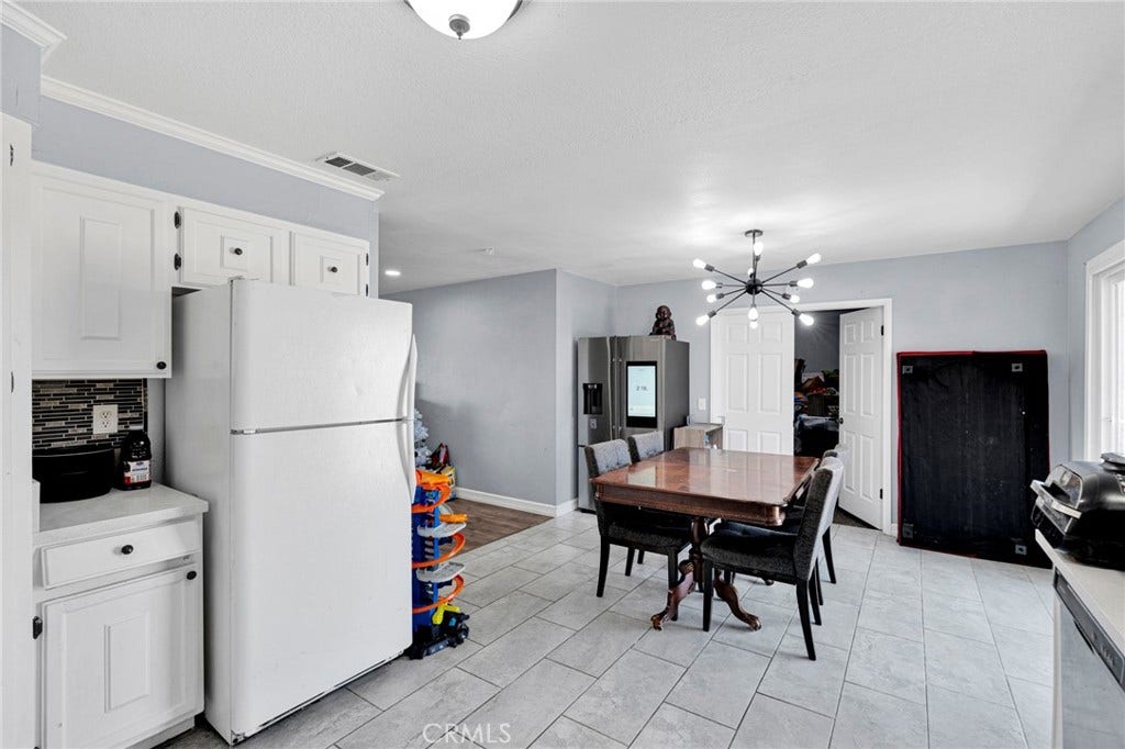 11425 Kiowa Road, Apple Valley, CA 92308 11425 Kiowa Road, Apple Valley, CA 92308
