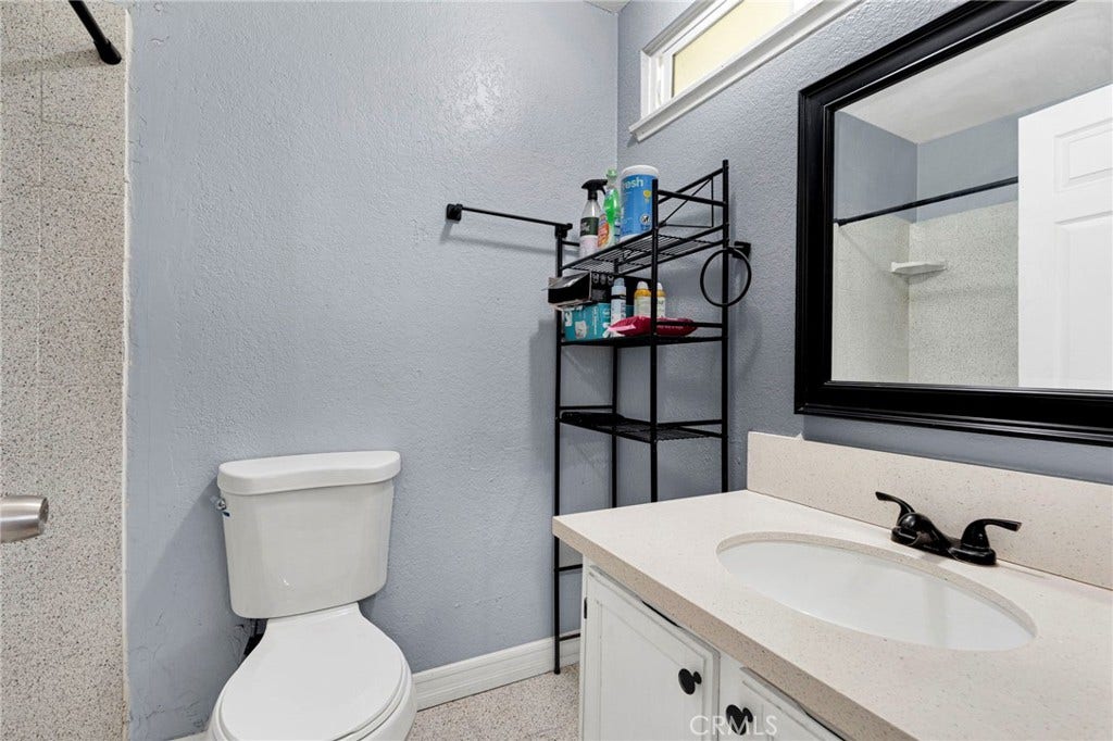 11425 Kiowa Road, Apple Valley, CA 92308 11425 Kiowa Road, Apple Valley, CA 92308