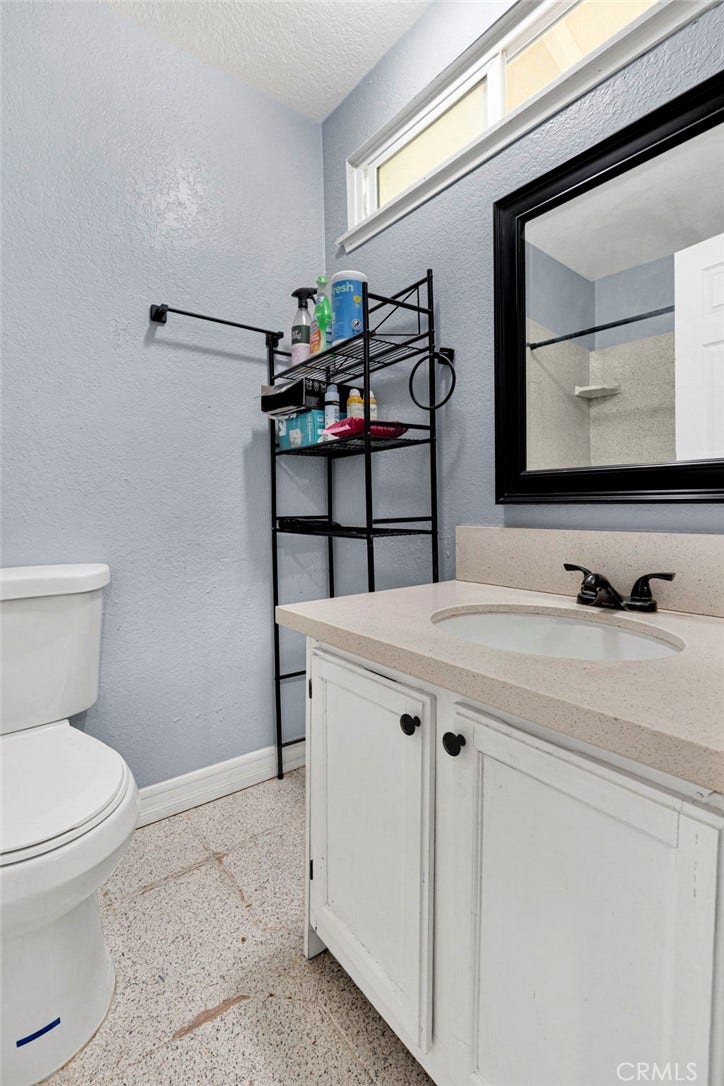 11425 Kiowa Road, Apple Valley, CA 92308 11425 Kiowa Road, Apple Valley, CA 92308
