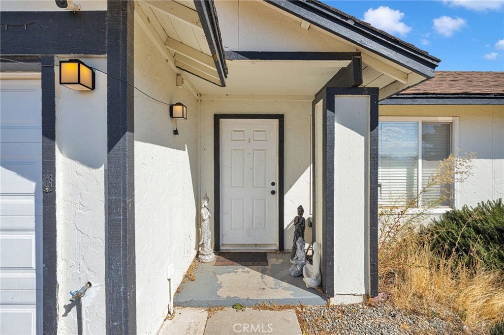 11425 Kiowa Road, Apple Valley, CA 92308 11425 Kiowa Road, Apple Valley, CA 92308