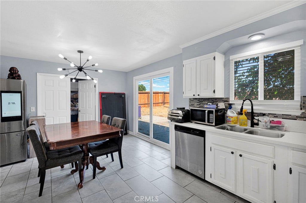 11425 Kiowa Road, Apple Valley, CA 92308 11425 Kiowa Road, Apple Valley, CA 92308