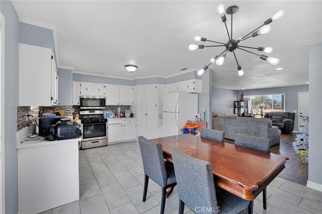 11425 Kiowa Road, Apple Valley, CA 92308 11425 Kiowa Road, Apple Valley, CA 92308