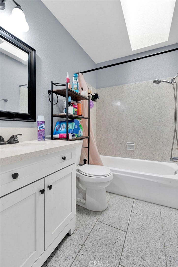 11425 Kiowa Road, Apple Valley, CA 92308 11425 Kiowa Road, Apple Valley, CA 92308