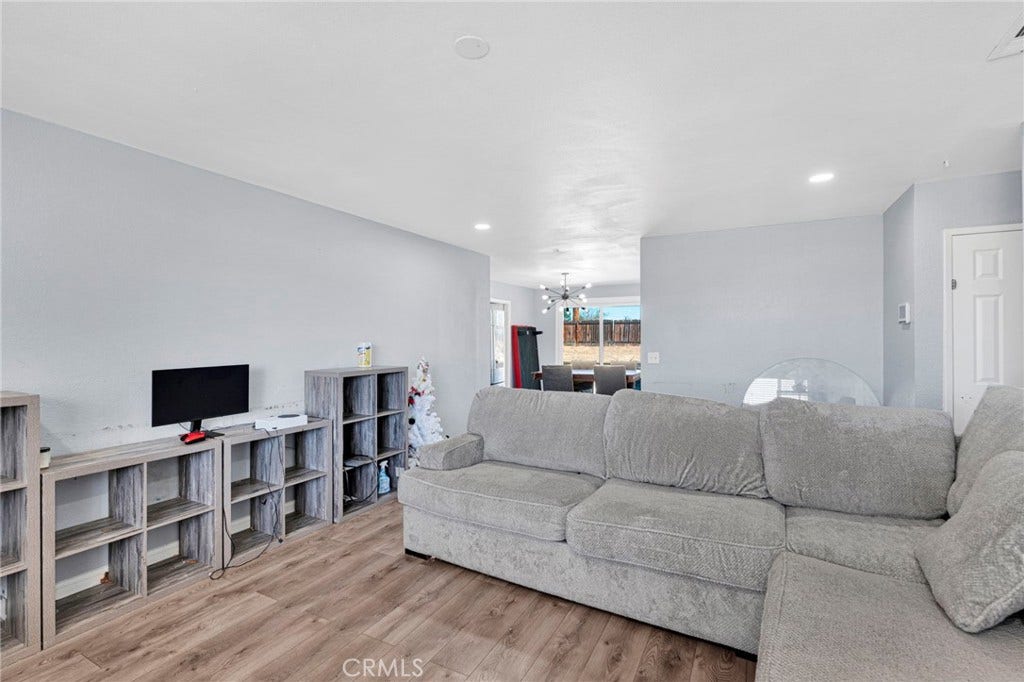 11425 Kiowa Road, Apple Valley, CA 92308 11425 Kiowa Road, Apple Valley, CA 92308