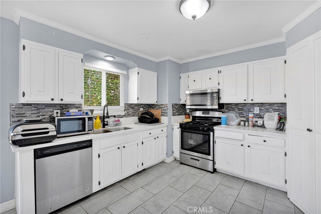11425 Kiowa Road, Apple Valley, CA 92308 11425 Kiowa Road, Apple Valley, CA 92308