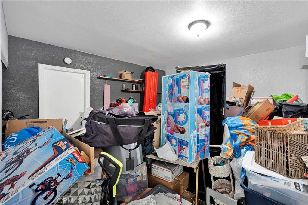 11425 Kiowa Road, Apple Valley, CA 92308 11425 Kiowa Road, Apple Valley, CA 92308