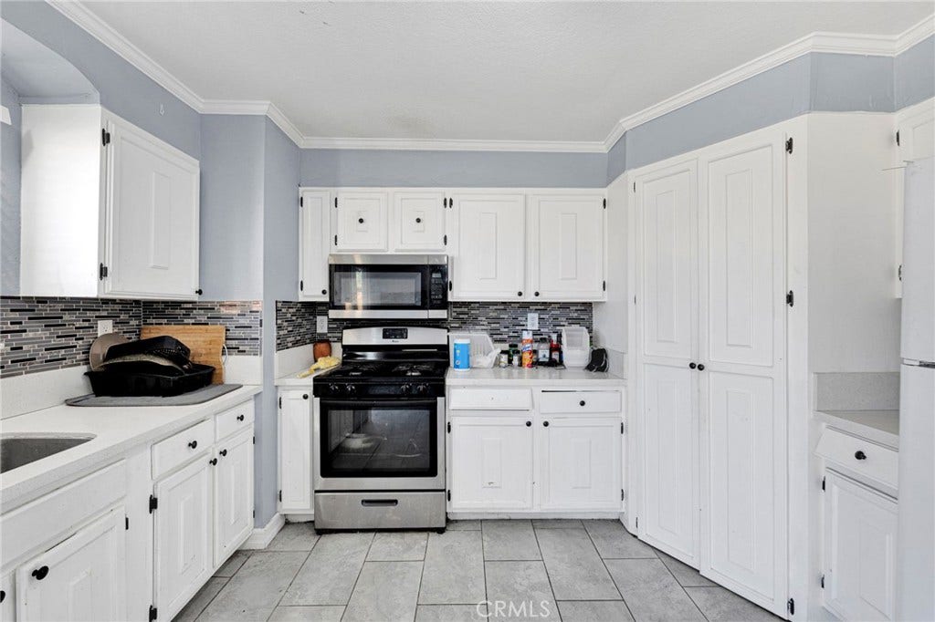11425 Kiowa Road, Apple Valley, CA 92308 11425 Kiowa Road, Apple Valley, CA 92308