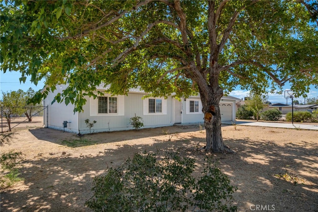 20993 Geronimo Road, Apple Valley, CA 92308 20993 Geronimo Road, Apple Valley, CA 92308