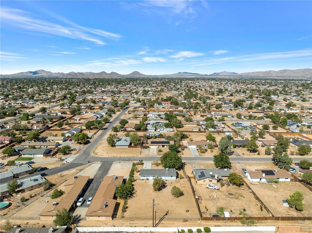 20993 Geronimo Road, Apple Valley, CA 92308 20993 Geronimo Road, Apple Valley, CA 92308