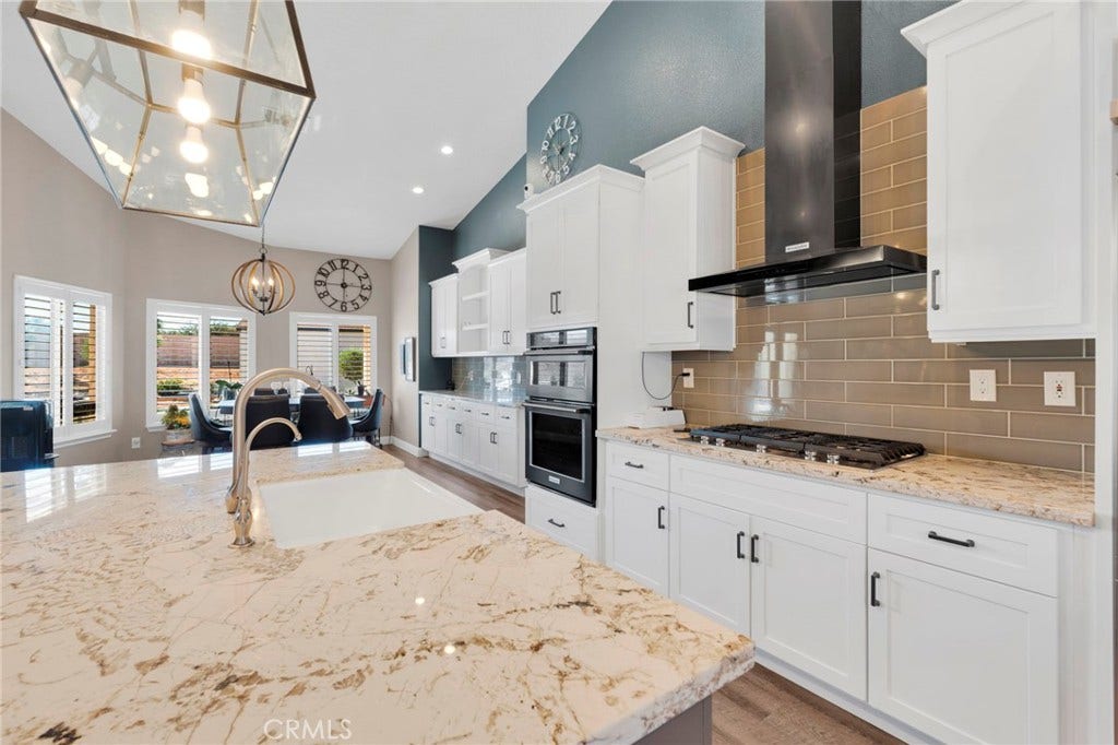 6980 Oak View Court, Oak Hills, CA 92344