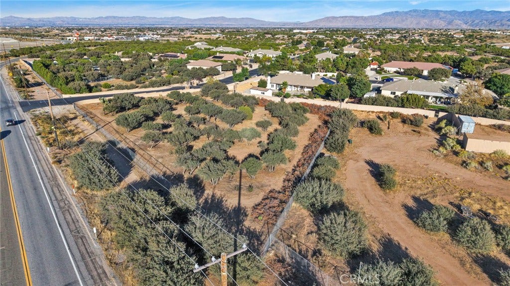 6980 Oak View Court, Oak Hills, CA 92344