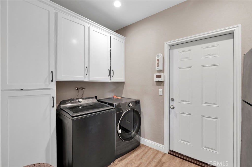 6980 Oak View Court, Oak Hills, CA 92344