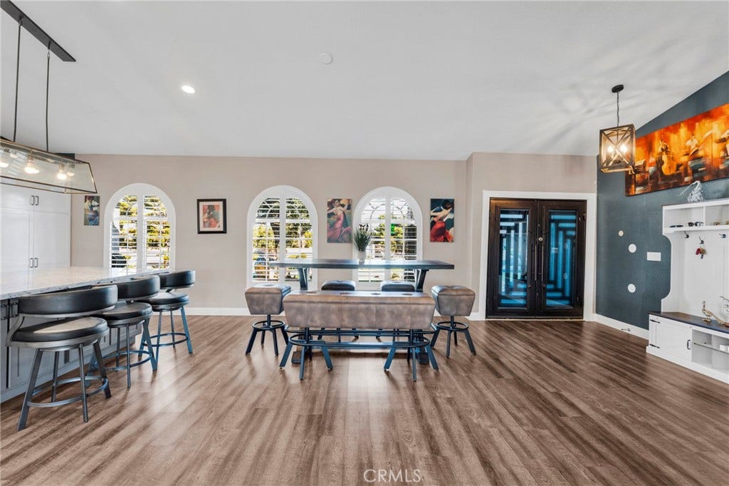 6980 Oak View Court, Oak Hills, CA 92344
