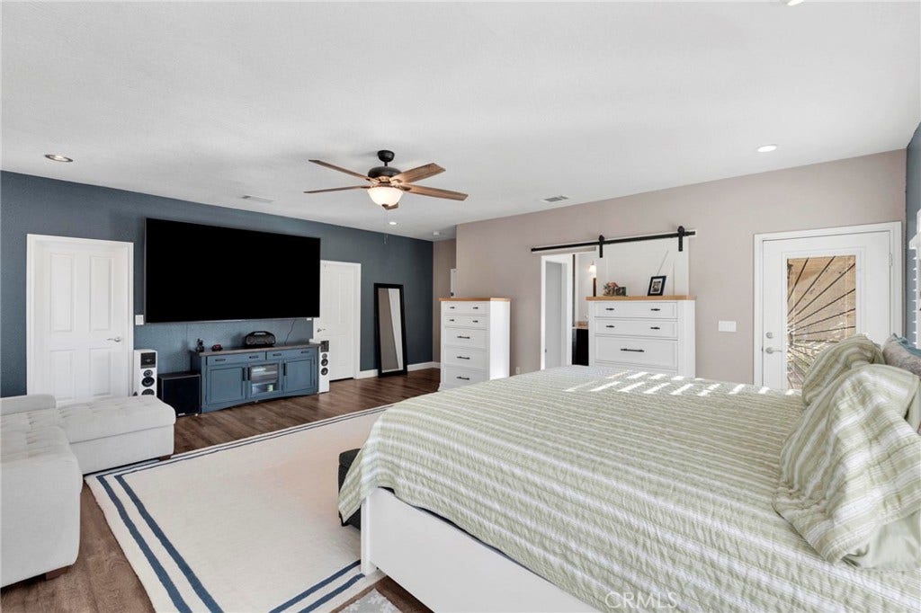 6980 Oak View Court, Oak Hills, CA 92344
