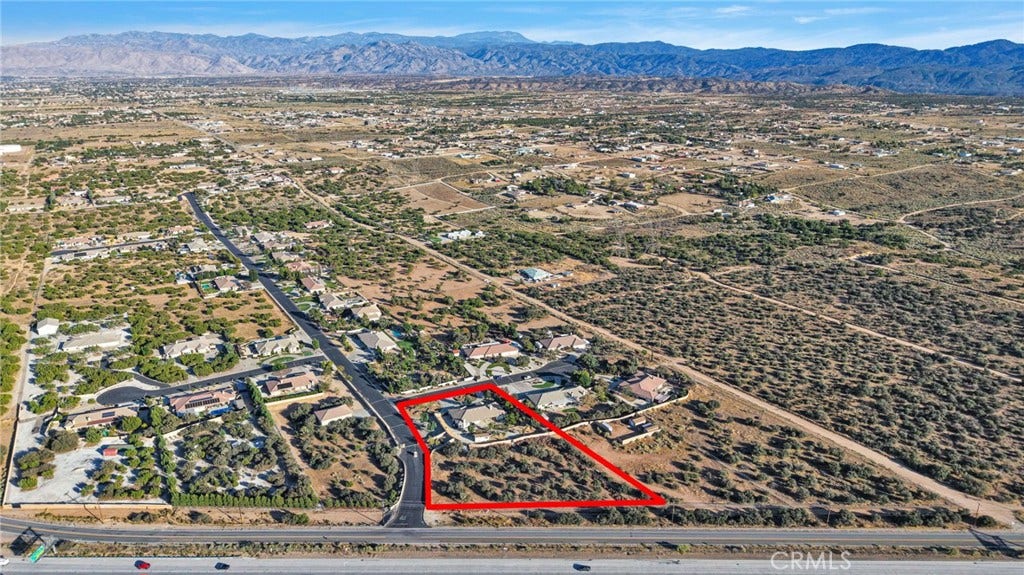 6980 Oak View Court, Oak Hills, CA 92344