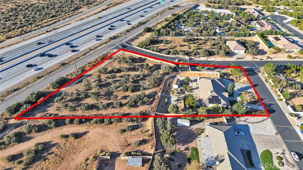 6980 Oak View Court, Oak Hills, CA 92344