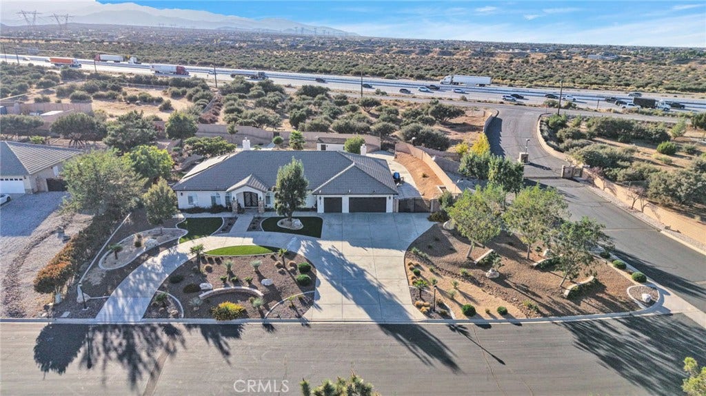 6980 Oak View Court, Oak Hills, CA 92344