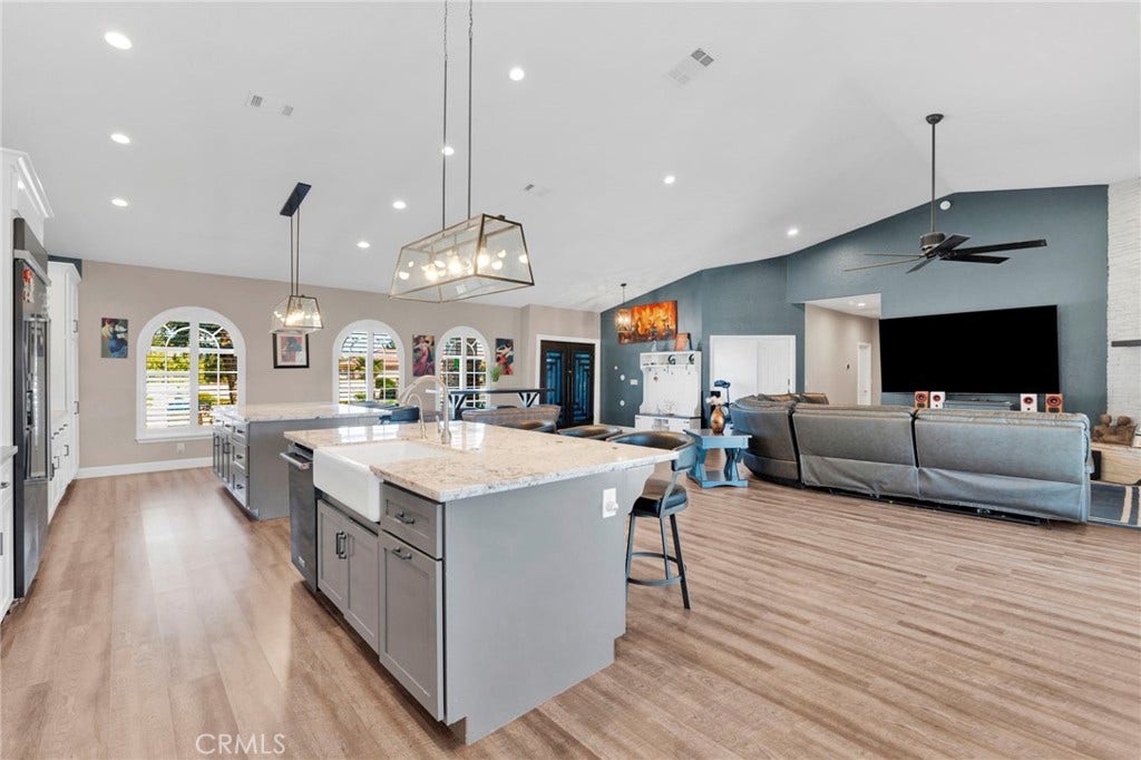 6980 Oak View Court, Oak Hills, CA 92344