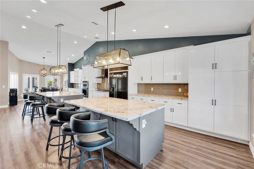 6980 Oak View Court, Oak Hills, CA 92344