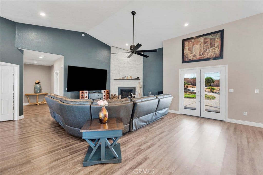 6980 Oak View Court, Oak Hills, CA 92344