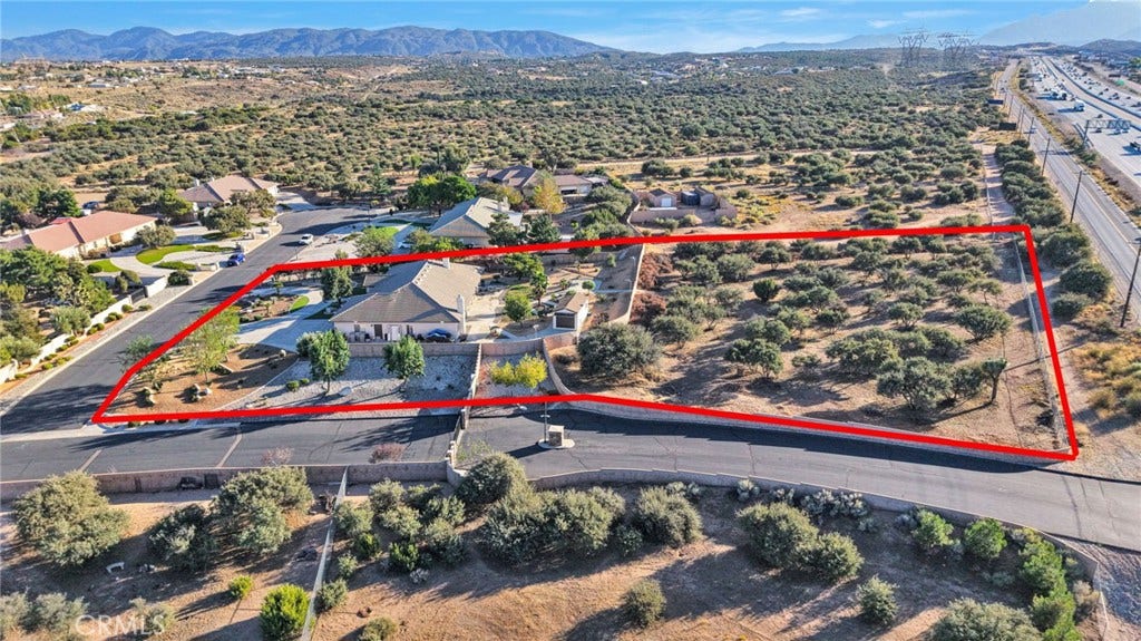 6980 Oak View Court, Oak Hills, CA 92344