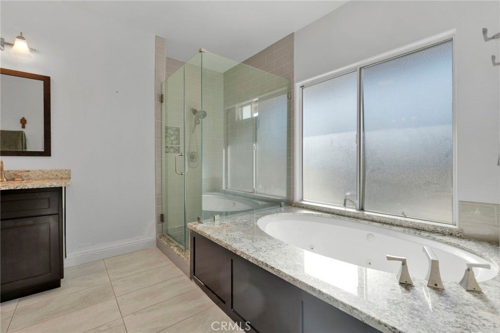 6980 Oak View Court, Oak Hills, CA 92344