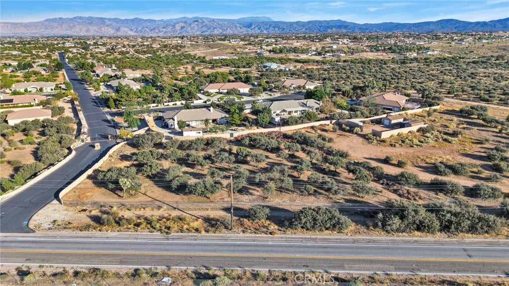 6980 Oak View Court, Oak Hills, CA 92344