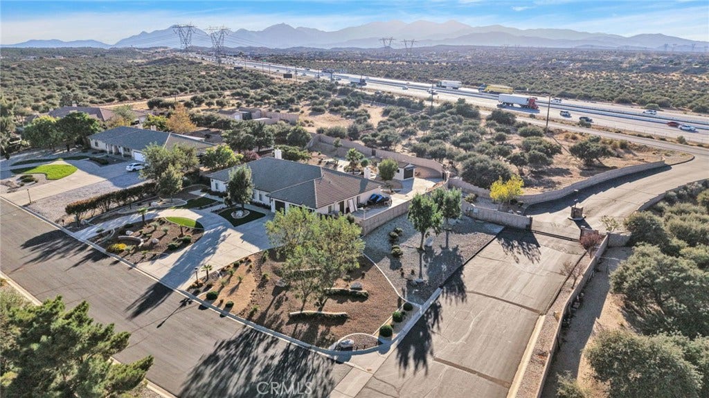 6980 Oak View Court, Oak Hills, CA 92344