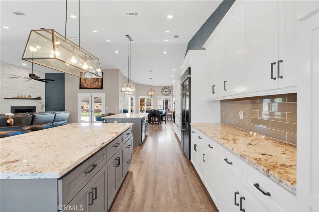 6980 Oak View Court, Oak Hills, CA 92344