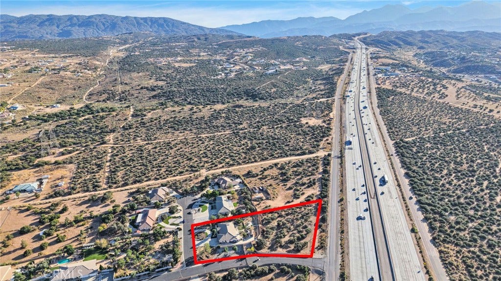 6980 Oak View Court, Oak Hills, CA 92344