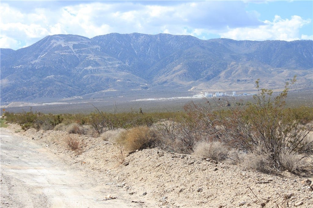 769 Meridian Road, Lucerne Valley, CA 92356