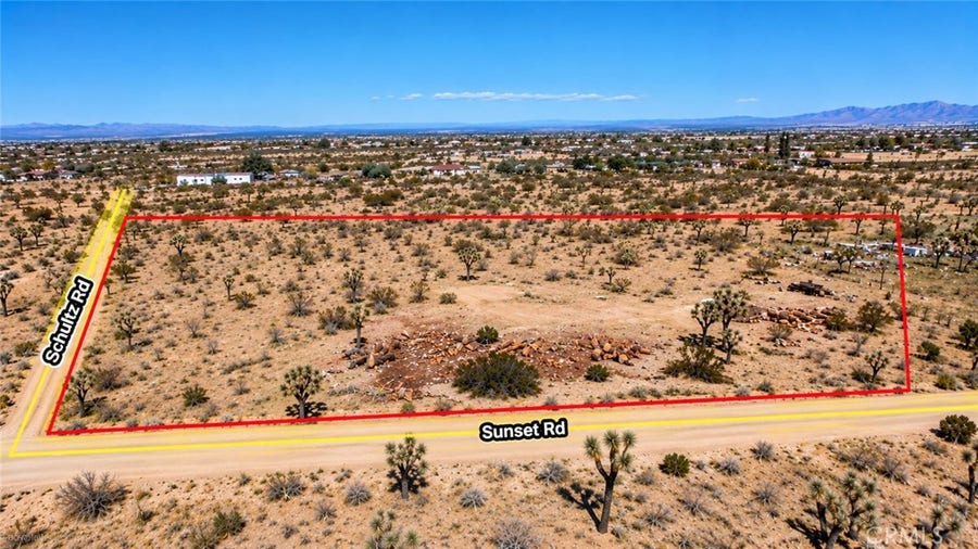 Property photo for 5861 Sunset Road, Phelan, CA