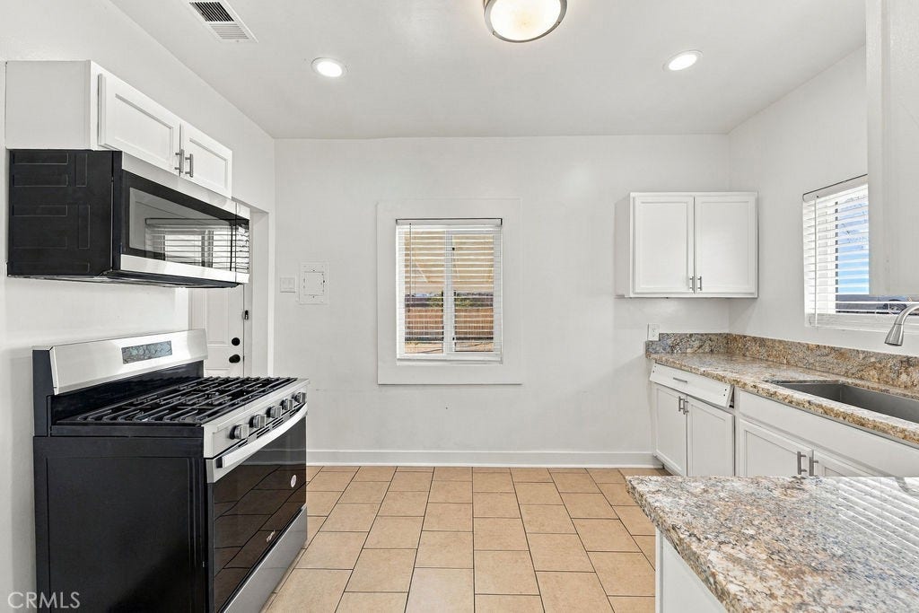 270 Juniper Street, Barstow, CA 92311