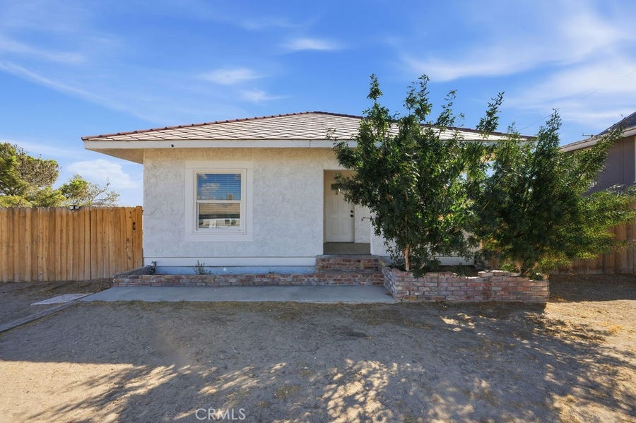 Property photo for 270 Juniper Street, Barstow, CA