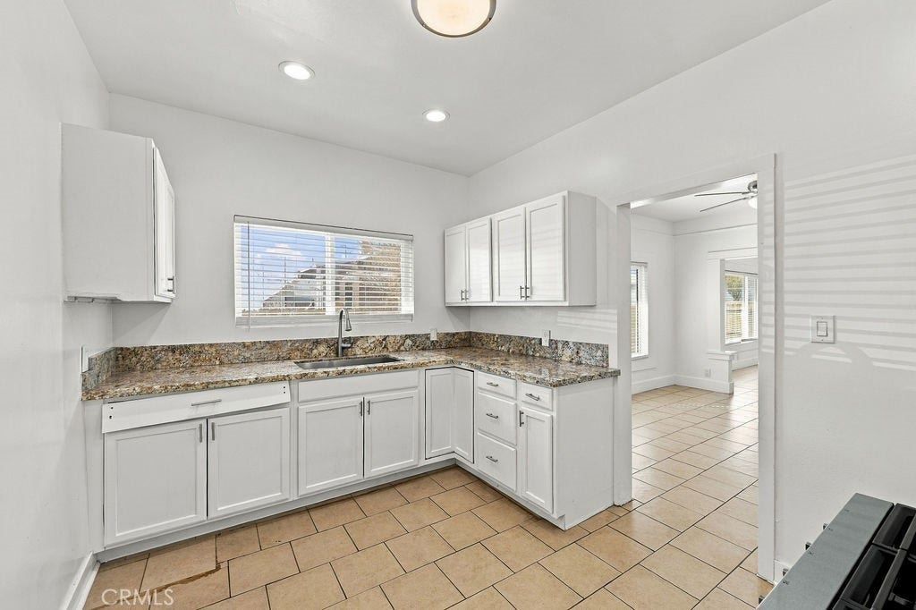 270 Juniper Street, Barstow, CA 92311