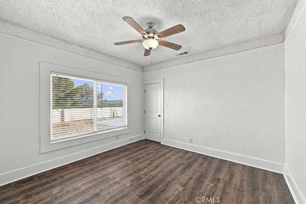 270 Juniper Street, Barstow, CA 92311