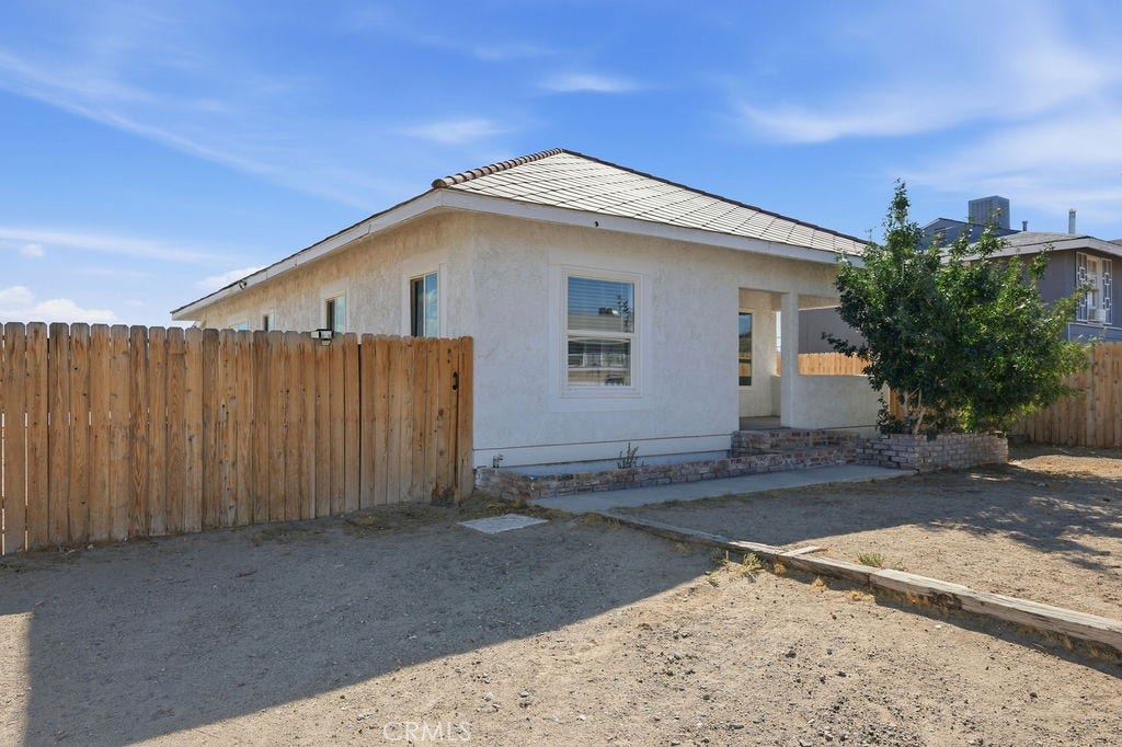 270 Juniper Street, Barstow, CA 92311