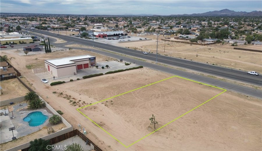 Property photo for 43436716 Bear Valley Road, Apple Valley, CA