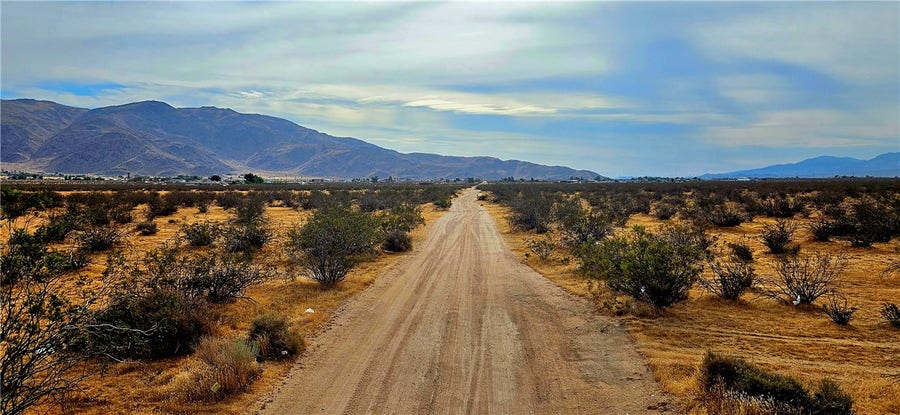 Property photo for 800 Las Tunas Dr., Apple Valley, CA