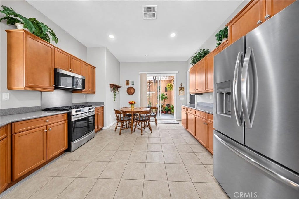 19358 Glaslyn Court, Apple Valley, CA 92308