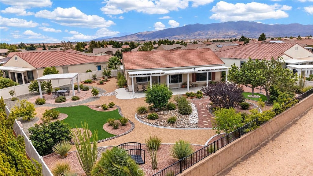 19358 Glaslyn Court, Apple Valley, CA 92308