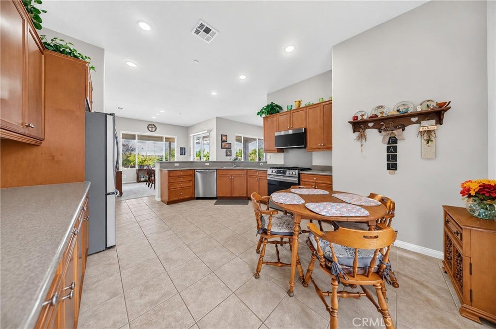 19358 Glaslyn Court, Apple Valley, CA 92308