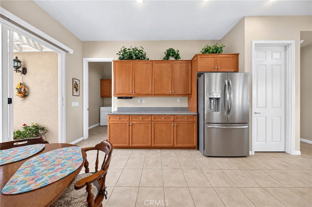 19358 Glaslyn Court, Apple Valley, CA 92308