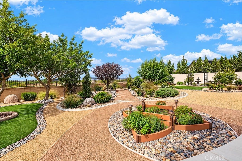 19358 Glaslyn Court, Apple Valley, CA 92308