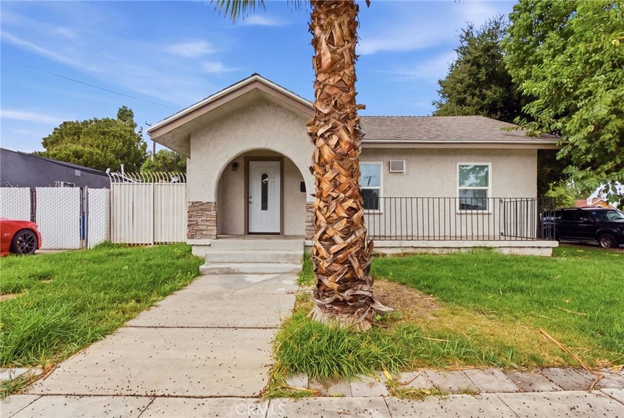 Property photo for 891 E 6th, Pomona, CA